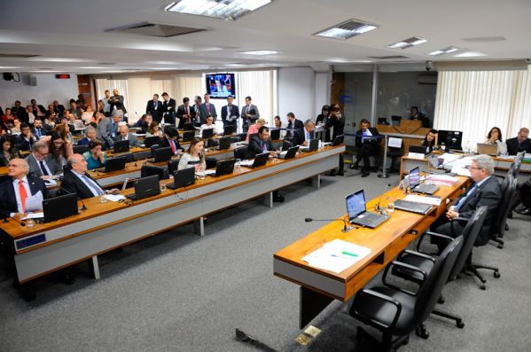 CCJ do Senado aprova demissão de servidor por 'insuficiência de desempenho'